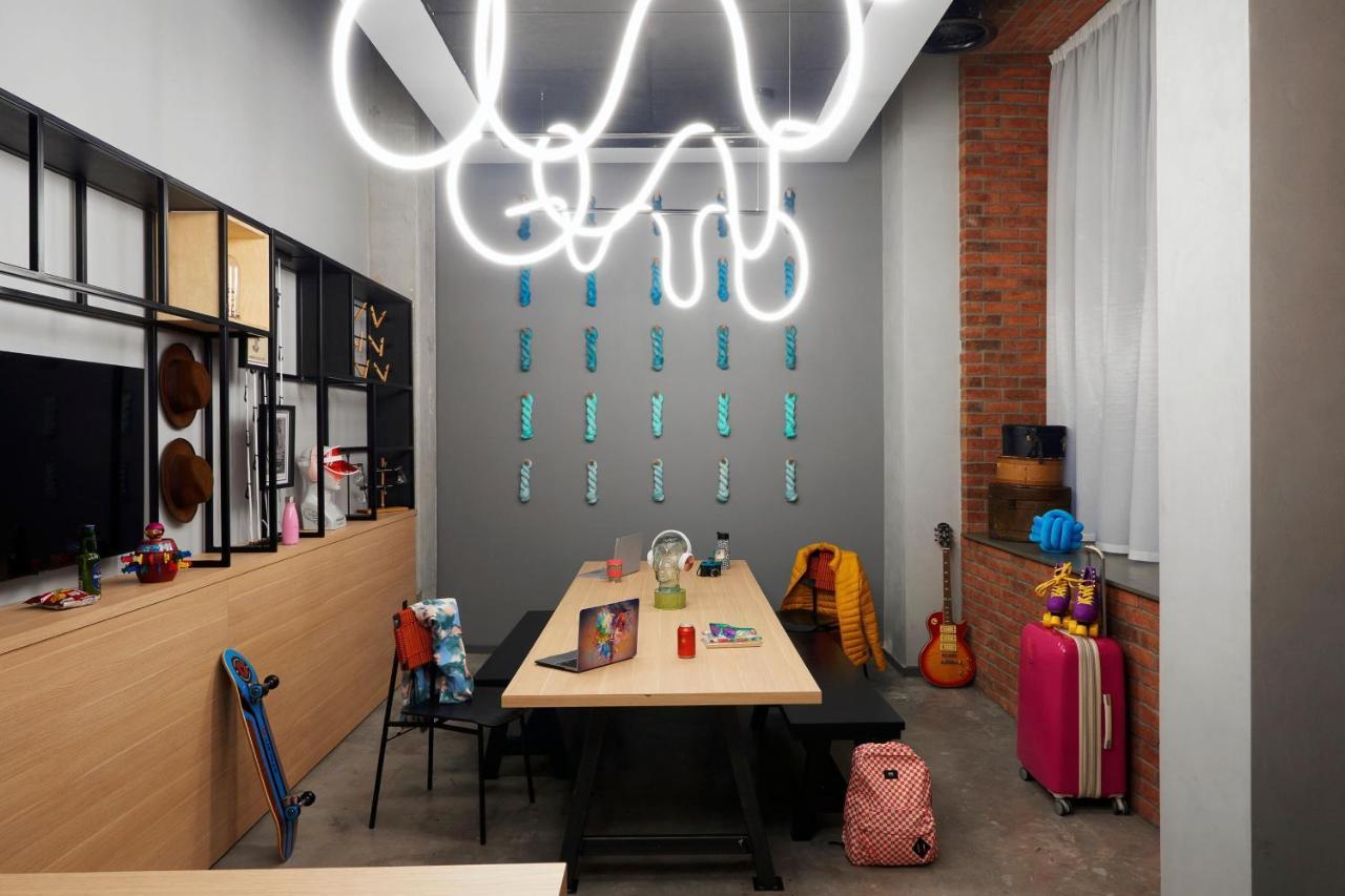 Moxy Manchester City Eksteriør bilde
